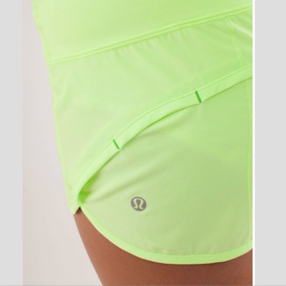Lululemon Run: Speed Short in
Faded Zap. Size 2.
Pristine Condition. - Picture 4 of 9